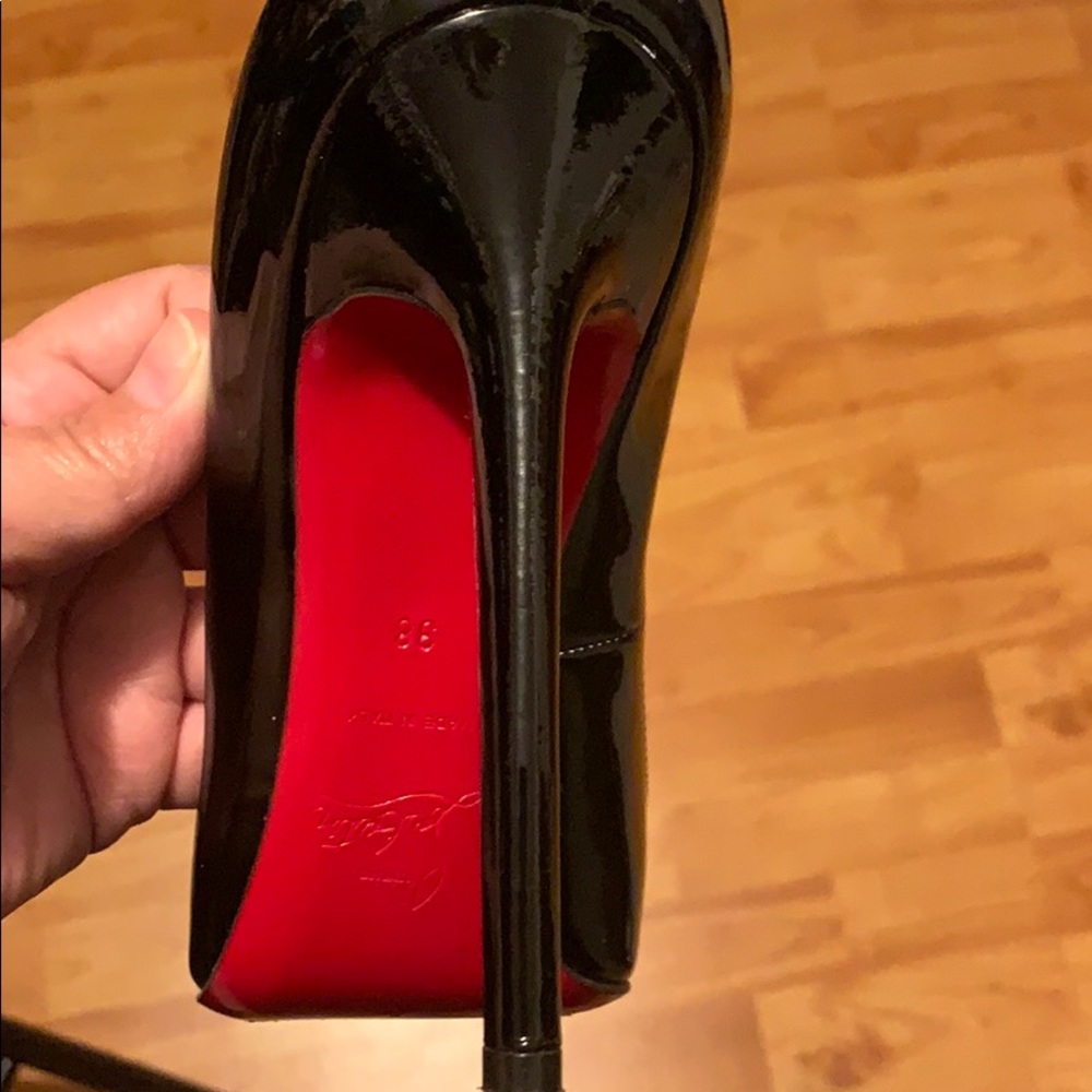 louboutin so kate beige